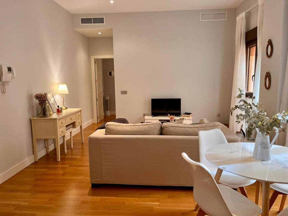 Homely Sebastian Souviron Biznaga Deluxe Apartment